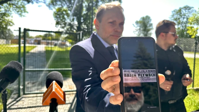 Baseny za ponad 14 milionów złotych już prawie gotowe. Konferencja Grzegorza Lorka