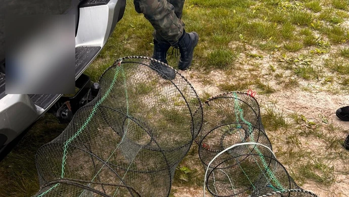 Nielegalny połów "więciorem" na Zalewie Cieszanowickim – sprawą zajmują się policjanci