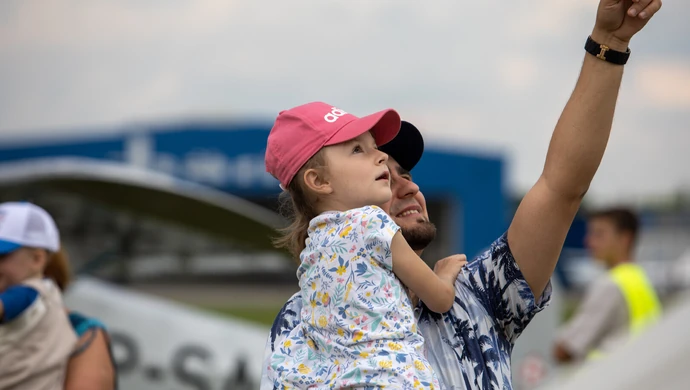 Odlotowy Dzień Dziecka w Piotrkowie! Tłumy na lotnisku ZDJĘCIA