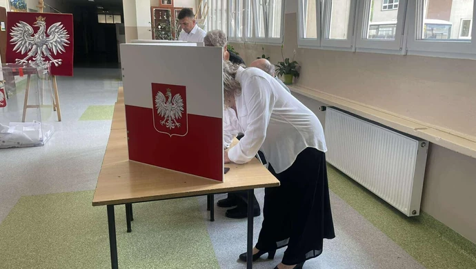  Karol Nawrocki wygrał też w Piotrkowie i powiecie piotrkowskim