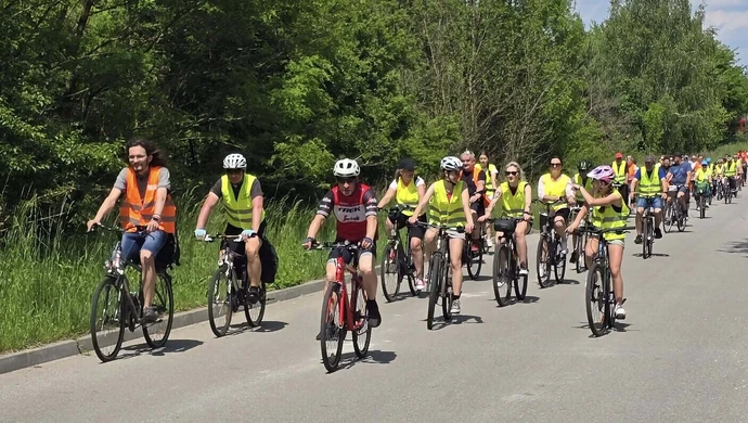Duża frekwencja w Rodzinnym Rajdzie Rowerowym w gminie Kamieńsk