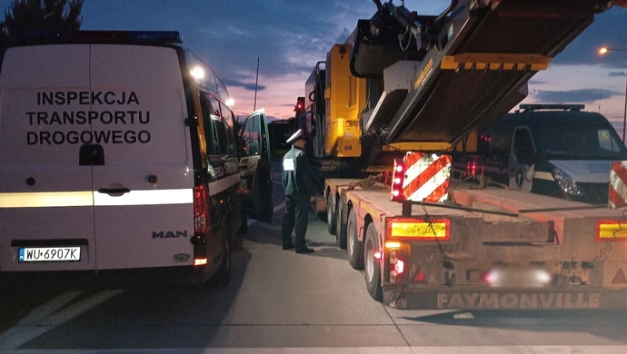 Nocne kontrole ITD. Dźwig samojezdny za ciężki o 60 ton
