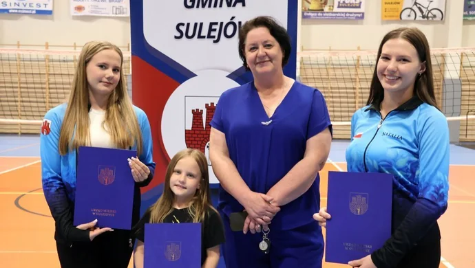 Stypendia sportowe w gminie Sulejów rozdane 