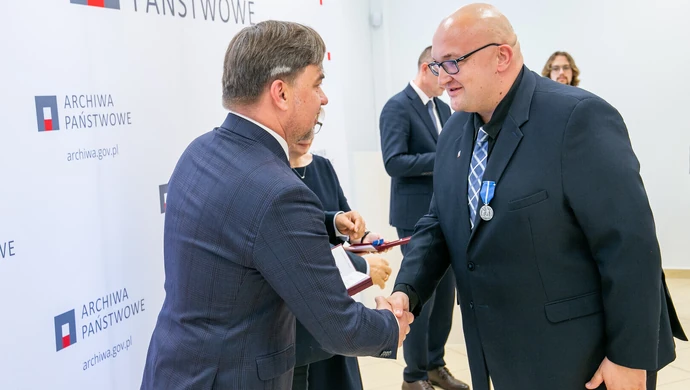 Maciej Hubka z piotrkowskiego Archiwum odznaczony medalem nadanym przez Prezydenta Rzeczypospolitej Polskiej