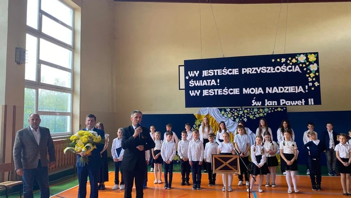 Dzień Patrona w Oddziale Szkolno-Przedszkolnym w Dąbrowie nad Czarną – wspólne święto wartości i tradycji