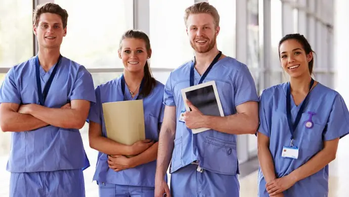 Praca jako opiekun i pielęgniarka w Niemczech: jak mogą ubiegać się o nią pracownicy zagraniczni