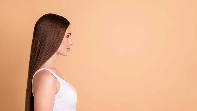 Wymodeluj swój profil na wiosnę! Jak liposukcja podbródka może poprawić kontur Twojej twarzy?