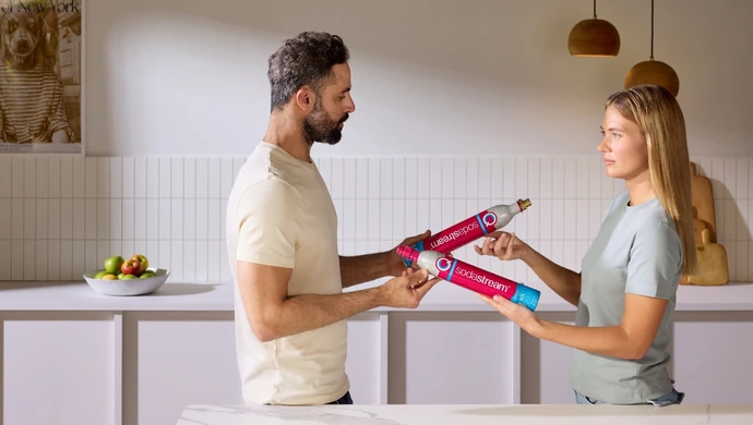 Porównanie kosztów: SodaStream z nową ceną cylindrów vs. kupowanie wody butelkowanej