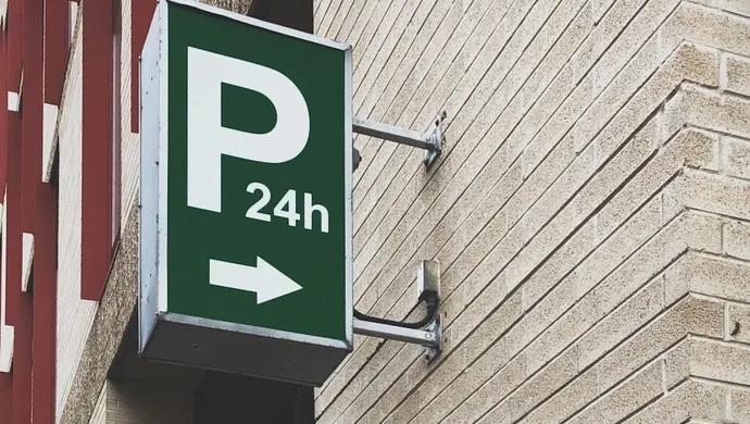 Mandat za brak biletu parkingowego - kiedy można go dostać?