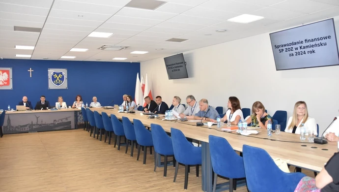 Burmistrz Kamieńska z absolutorium. Rada Miejska prawie jednogłośnie poparła Jarosława Bąkowicza