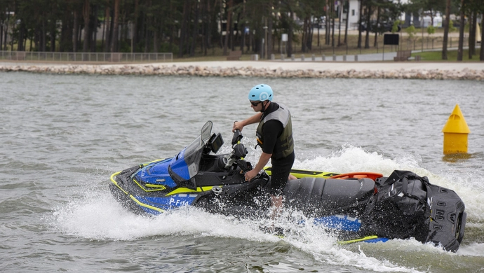 Komendant wojewódzki policji zainaugurował sezon na wakacyjne bezpieczeństwo nad wodą