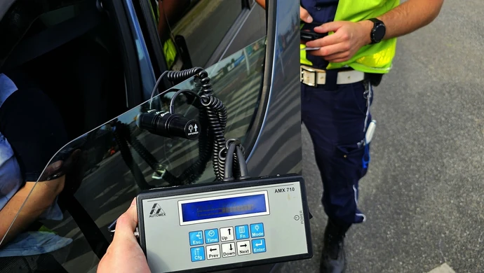 Piotrkowska drogówka kontroluje przyciemniane szyby