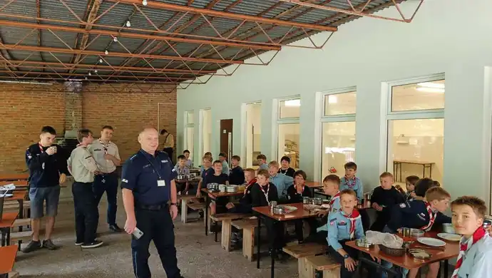 Policjanci przeprowadzili kontrole obozu harcerskiego w Trzech Morgach