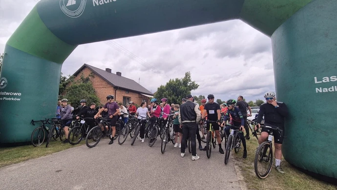Rajd rowerowy i bieg przełajowy w Łazach - Dąbrowie 