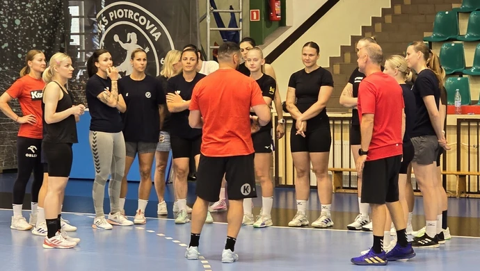 Piłkarki ręczne Piotrcovii już po wakacjach. Pierwszy trening za nimi