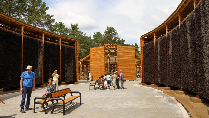 Leśne tężnie w Kamieńsku już otwarte. Nowa atrakcja również dla mieszkańców Piotrkowa ZDJĘCIA