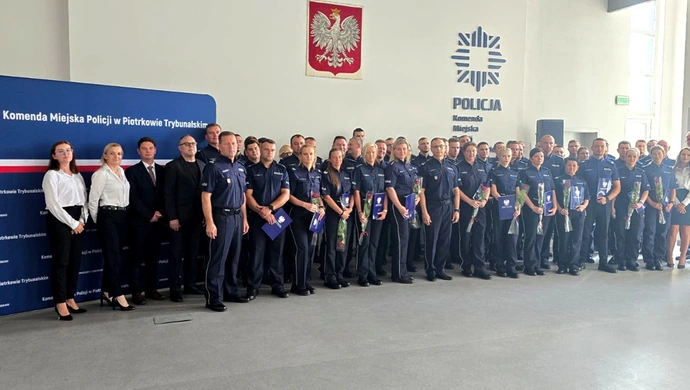 Święto policji. 69 policjantów mianowano na wyższe stopnie