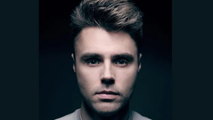 Piotrkowianin Marcin Januszkiewicz walczy o tytuł mistrza. Głosować można online