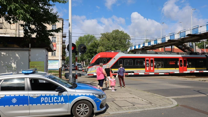 Dbali o bezpieczny przejazd. Zamiast mandatów posypały się odblaski