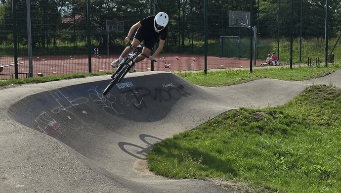 Pumptrack Show w Piotrkowie. Młodzi kolarze rywalizowali o medale