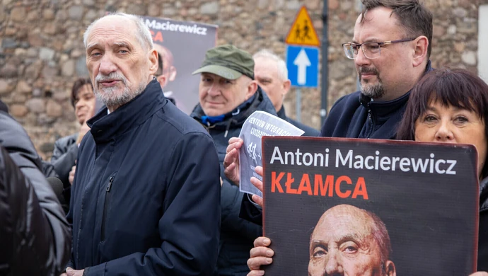 Prokuratorzy zespołu śledczego nr 4 wezmą udział w posiedzeniu komisji ws. immunitetu posła Antoniego Macierewicza