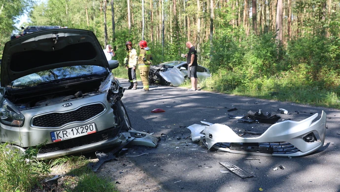 Wypadek na Wierzejskiej z udziałem 4 aut. Trzy osoby ranne ZDJĘCIA