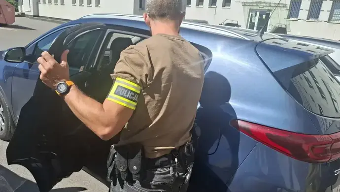 Napad w centrum Piotrkowa. Zamaskowani sprawcy ukradli towar w jednym ze sklepów w Galerii Focus Mall