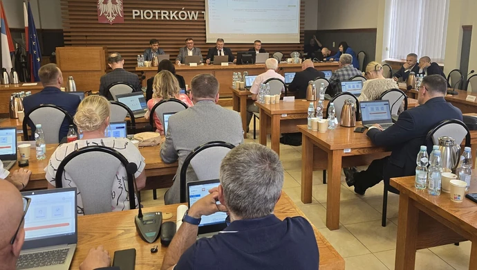 Będzie referendum w sprawie Centrum Integracji Cudzoziemców w Piotrkowie. Radni zdecydowali (FILM)