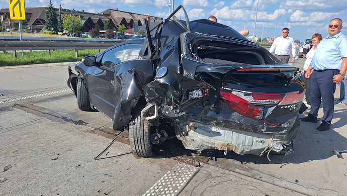 Groźny wypadek na S8 pod Piotrkowem. Lądował LPR ZDJĘCIA