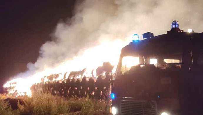 Całonocny pożar słomy w regionie