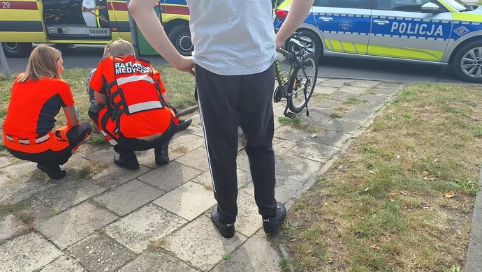 11-latek potrącony na pasach. Na Wolborskiej spadła gałąź, na Sikorskiego kolizja