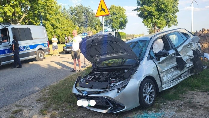 Groźny wypadek w Gazomii Nowej. Droga zablokowana ZDJĘCIA