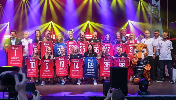 Piotrcovia i Piotrkowianin zaprezentowali się kibicom na piotrkowskim Rynku 