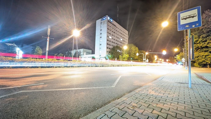 Nocne wyścigi w Piotrkowie. Czy policja reaguje na zarzuty mieszkańców?