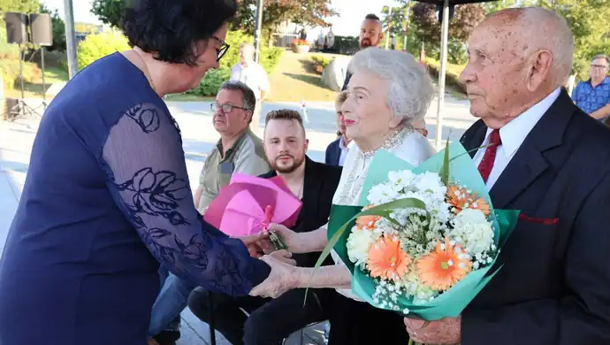  Sulejów. Upamiętniono ofiary bombardowania z 1939 roku 