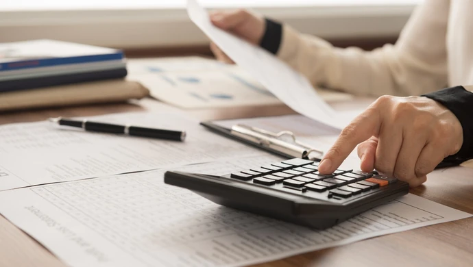 Dlaczego zatrudnienie biura rachunkowego przyniesie Ci oszczędności? Sprawdź!