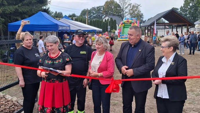 Adamów ma nową altanę – miejsce spotkań dla wszystkich pokoleń