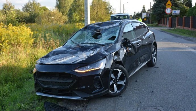 Bryczka konna zderzyła się z autem osobowym na Michałowskiej ZDJĘCIA