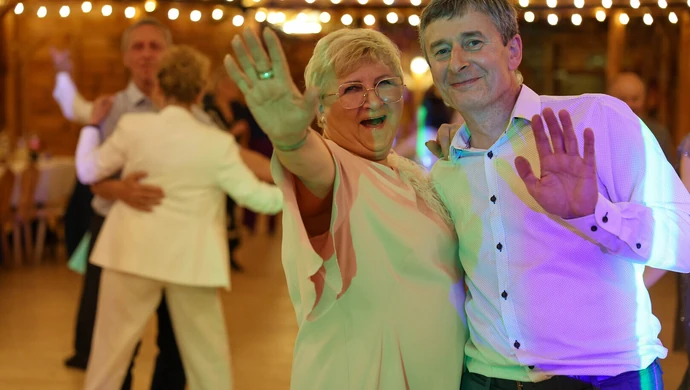 Wspaniały bal absolwentów z okazji 80-lecia szkoły w Bujnach w Dresso w Sulejowie ZDJĘCIA