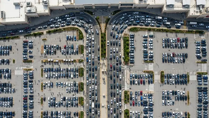 Koniec z krążeniem: Zaparkuj najszybciej z Tipark i oszczędź swój czas