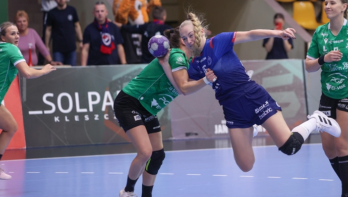 Piotrcovia nie dała szans wicemistrzyniom Polski. Wyraźna wygrana w hali Relax FILM