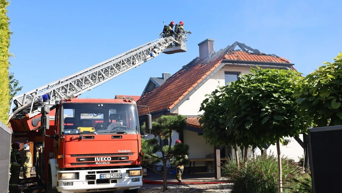 Groźny pożar w Sulejowie. Sześć zastępów straży w akcji