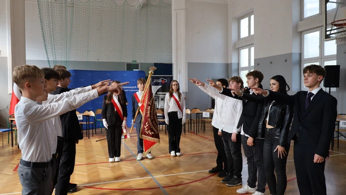 Otrzęsiny w ZSP nr 1 pełne zabawy i wyzwań ZDJĘCIA