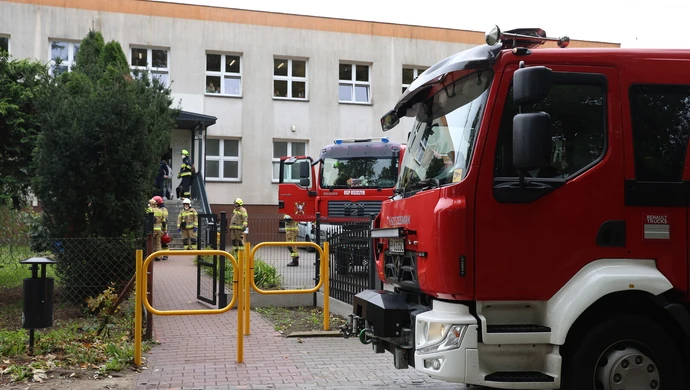 Substancja rozpylona w szkole. Troje dzieci trafiło do szpitala
