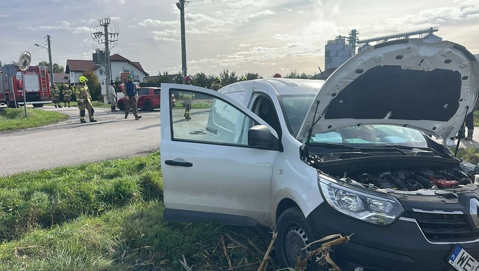 Wypadek w Kamocinku. Dwie osoby trafiły do szpitala