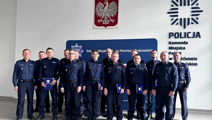 Policjanci w Piotrkowie odebrali awanse na wyższe stopnie służbowe