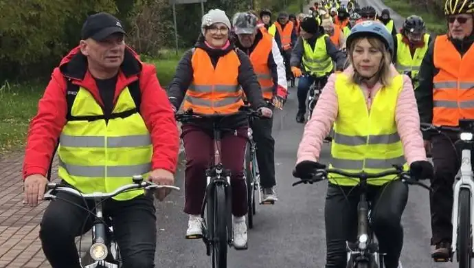 Rowerzyści nie zawiedli! Blisko 70 osób wzięło udział w Rajdzie Pieczonego Ziemniaka