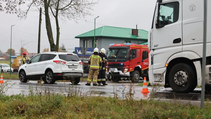 Wypadek na krajowej „dwunastce” w Korytnicy. Jedna osoba trafiła do szpitala ZDJĘCIA