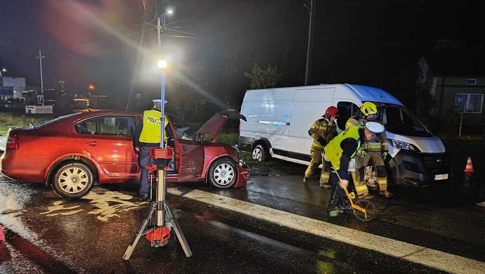 Kolejny wypadek na DK12. Trzy osoby zostały ranne ZDJĘCIA