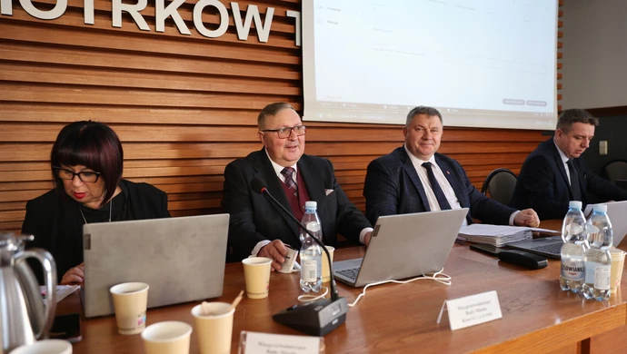 Burzliwe obrady Rady Miasta: podwyżka dla prezydenta, małpki i rozpad klubu byłego prezydenta! RELACJA LIVE